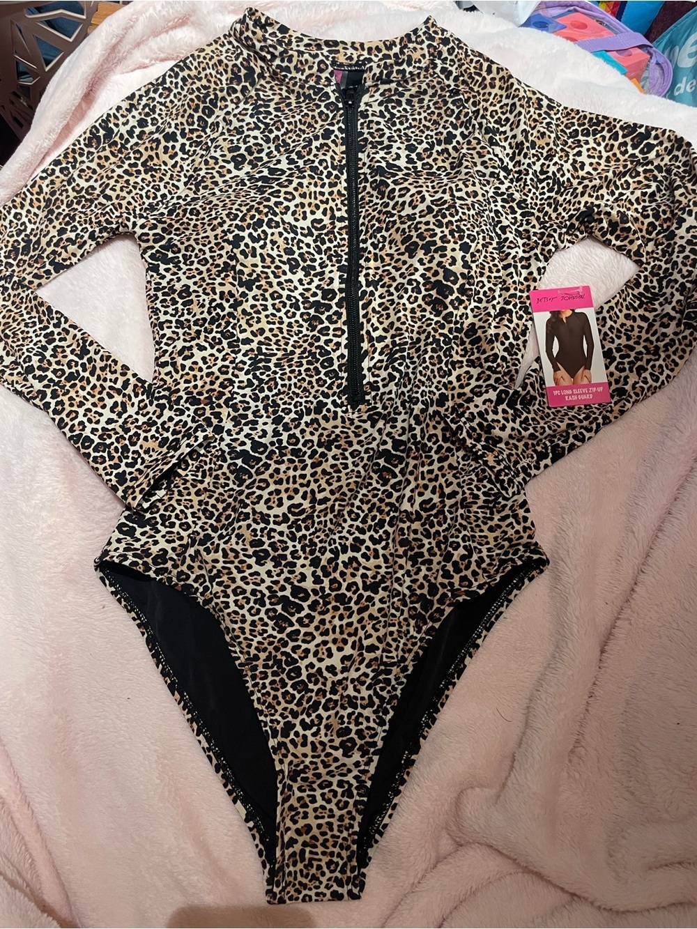 NWT Betsey Johnson
Charming Cheetah Print Long Sleeve
Scuba Zip Up Swimsuit